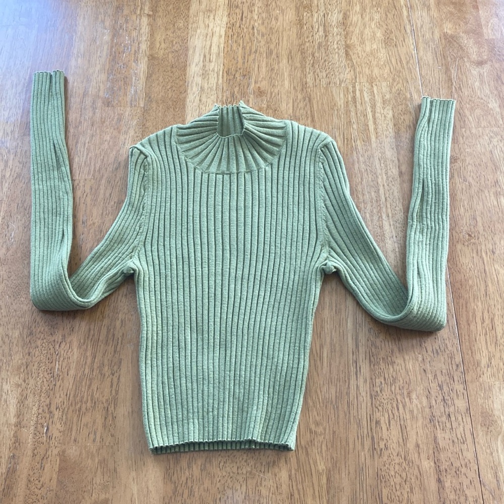 Cropped turtle neck